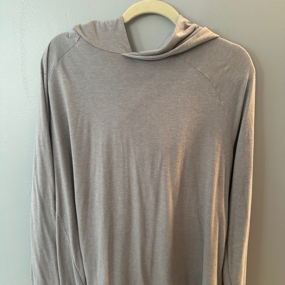 ALO lightweight, long sleeve gray hoodie - Picture 1 of 4